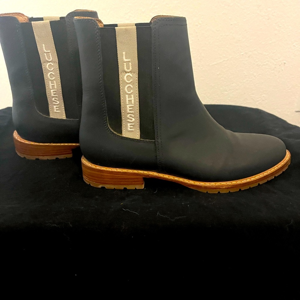 Women’s Luchesse flat navy boots — NEW